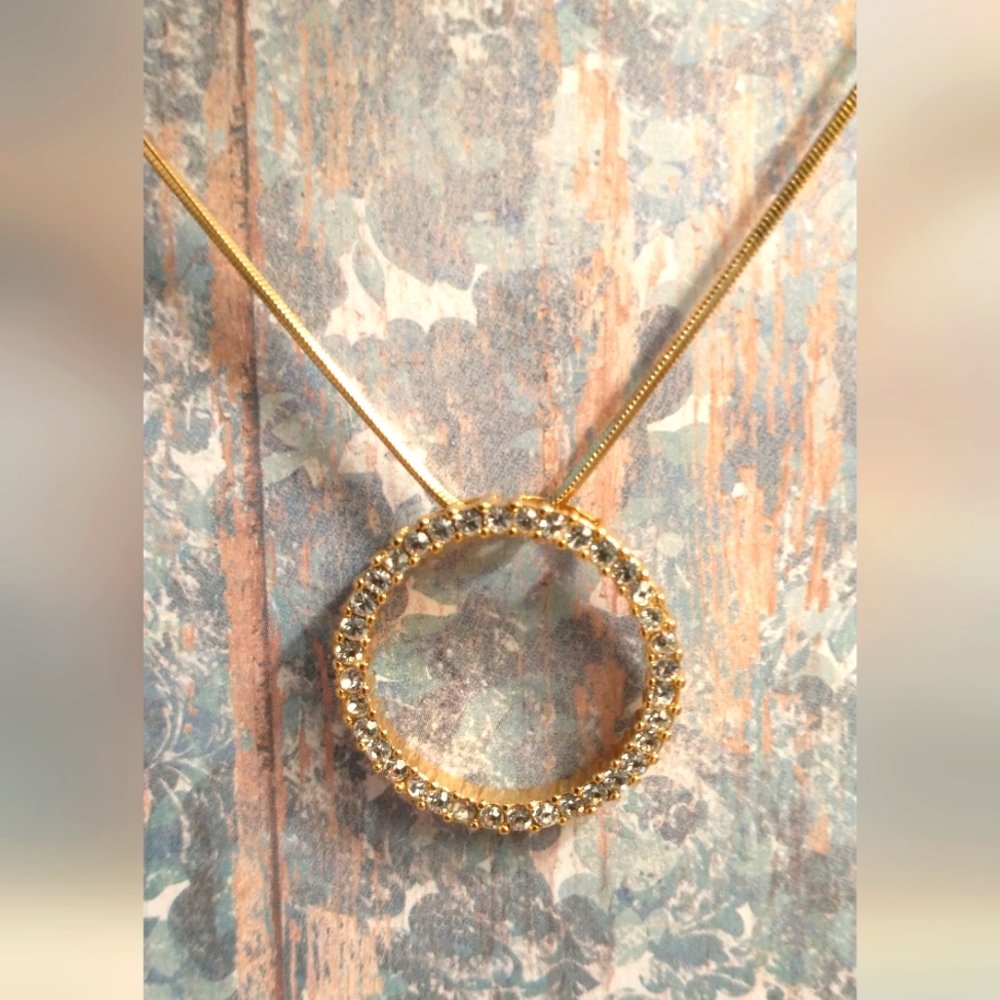 Gold Pendant Necklace